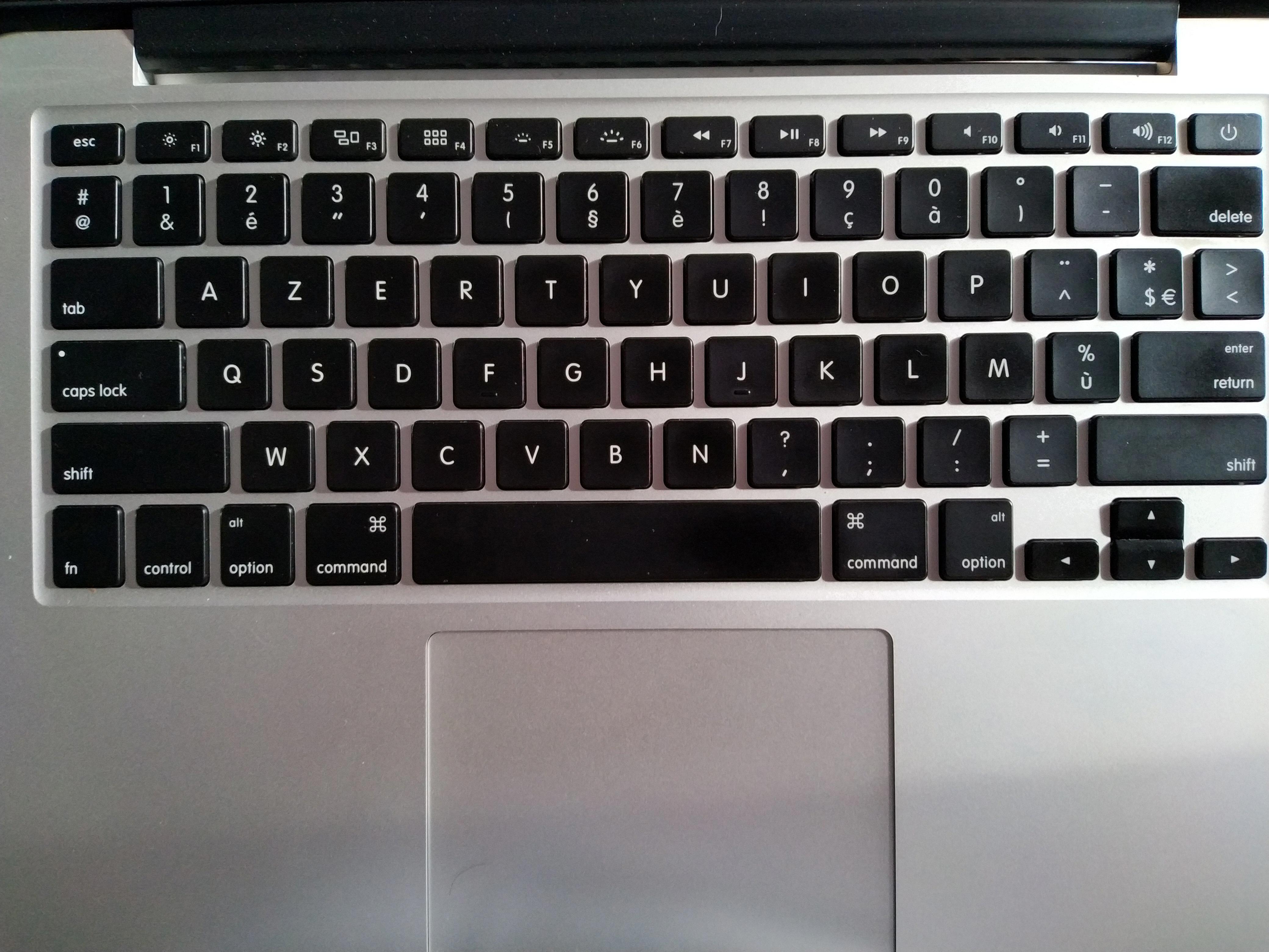 How To Clean Your Macbook Keyboard Keys - DeviceMAG