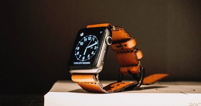 How Nightstand Mode Keeps Your Apple Watch Display Always On 15