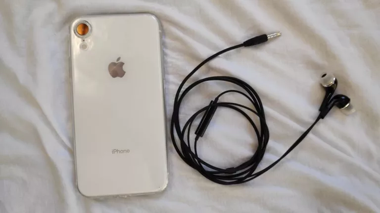 How To Connect Earpods To iPhone XR 13