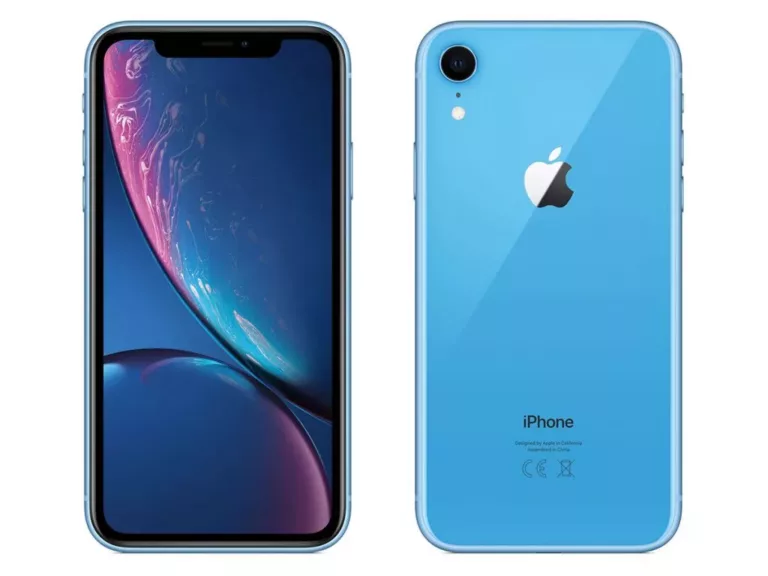 How To Clean Your iPhone XR Camera 3