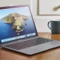 How To Turn On New Macbook Air 2020 15