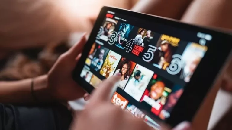 How to Stream Sci-Fi Epic 'The 100' on Netflix 19