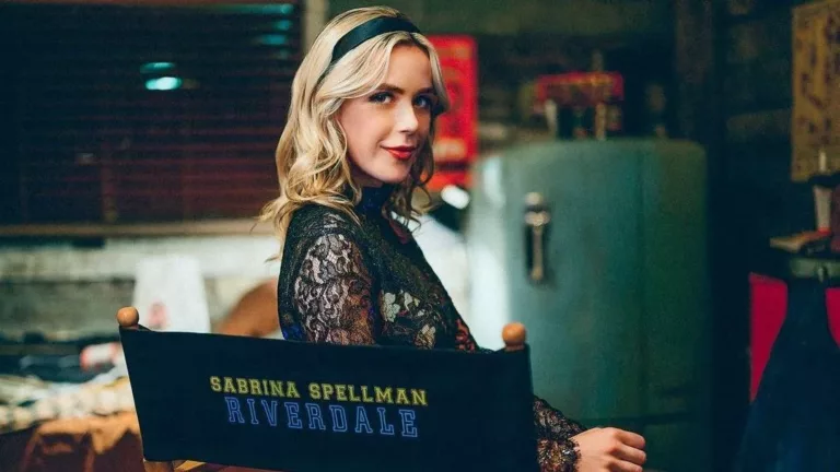 How to Watch Riverdale Season 6 for Free 19