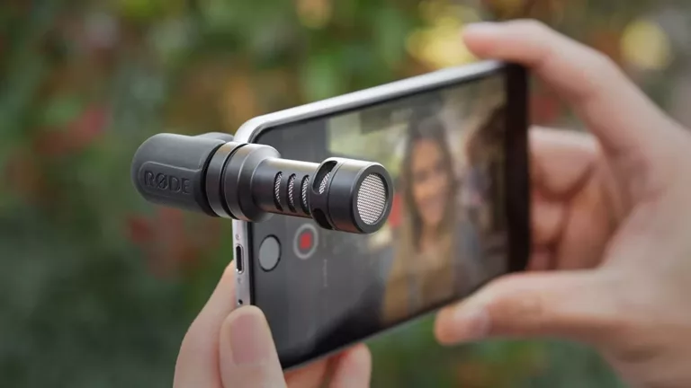 How to Use External Mics with Your iPhone 11 5