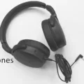 How to Connect Wired Headphones to Your iPhone 11 17
