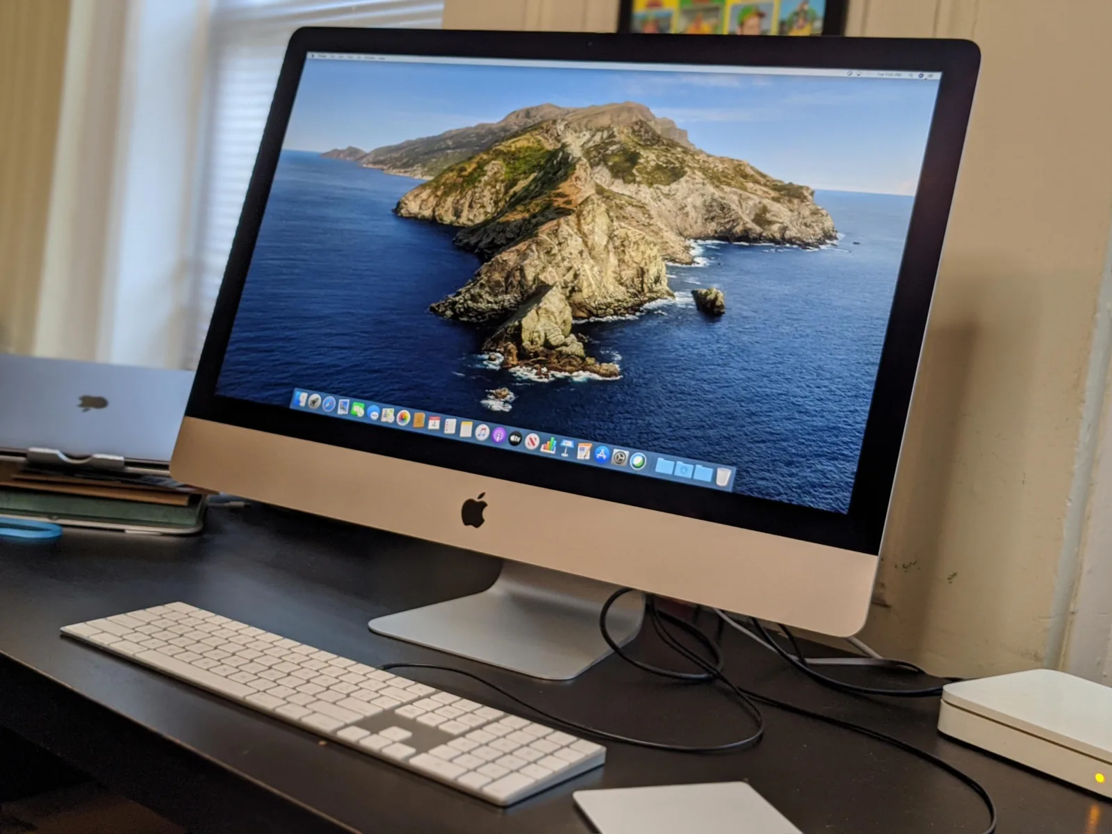 Unlocking the Mystery of the Missing Power Button on Your iMac - DeviceMAG