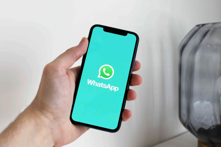 How To Disable WhatsApp on iPhone 17