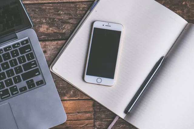 How To Change Status Bar On iPhone