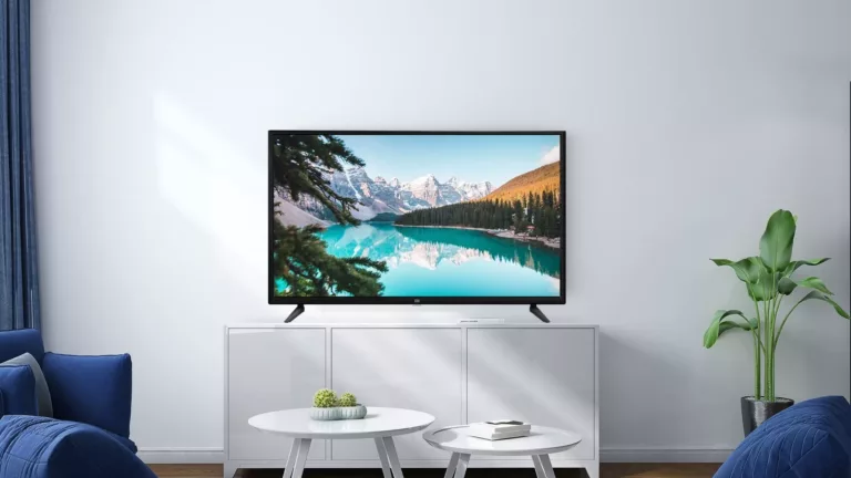 A 32-Inch Smart TV with Built-in WiFi 1