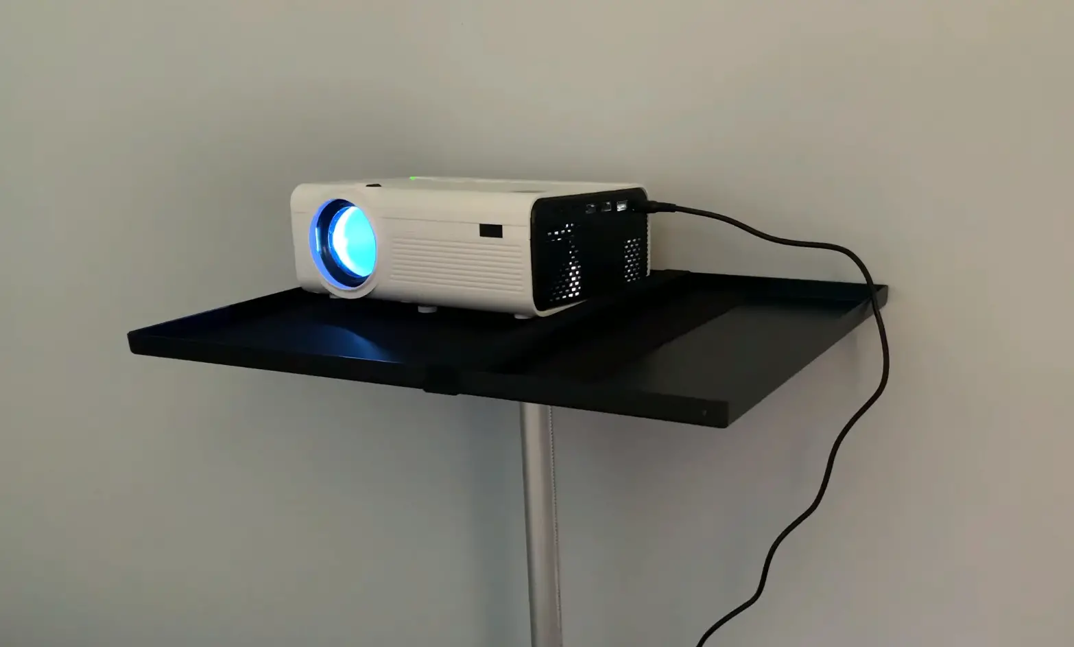 How to Connect Your Phone to Rca Projector? 1