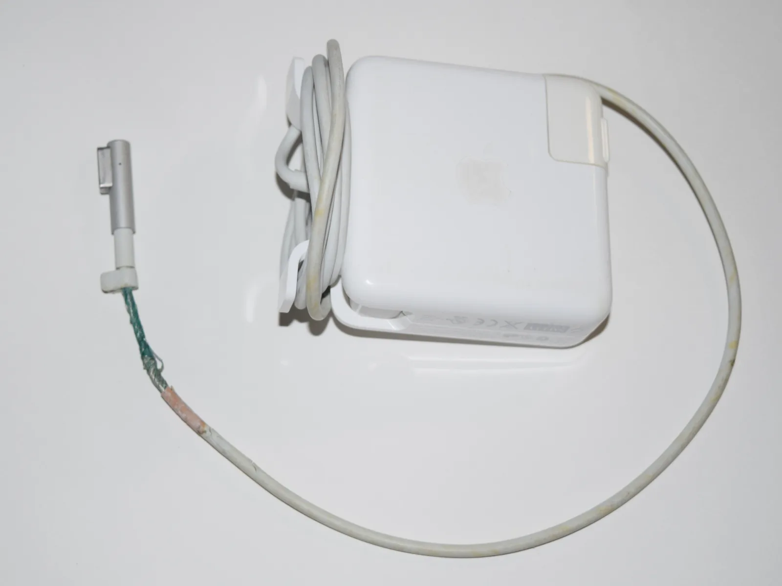 How to Fix a Frayed Mac Charger and Prevent Future Damage 1