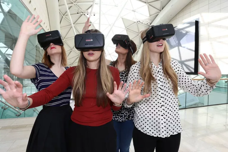 Experience the Wild with VR Safari on Oculus Rift 5