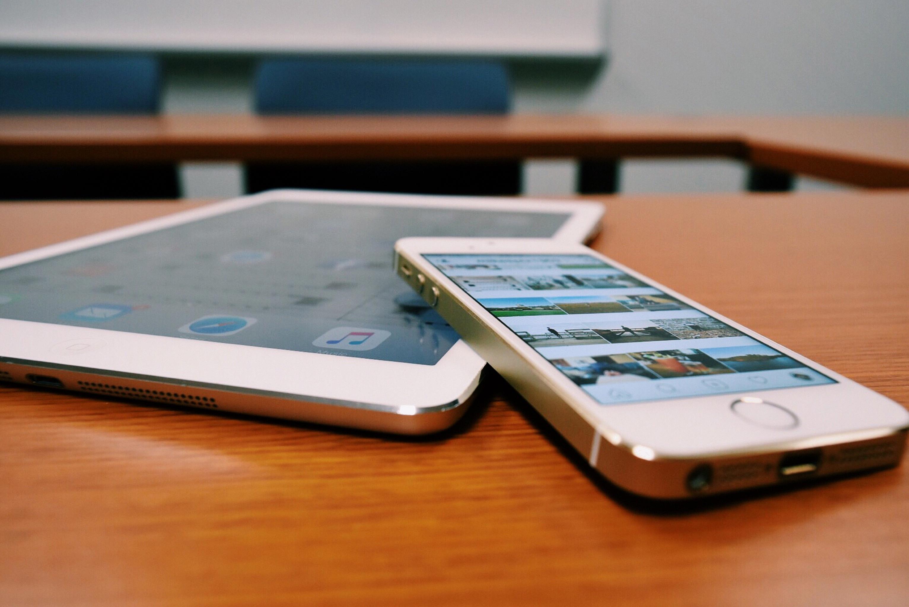 can you use an ipad as a phone