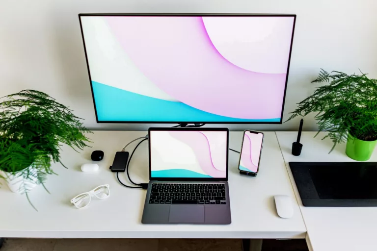 How to Boost Your Productivity with a MacBook Pro and an External Monitor? 1
