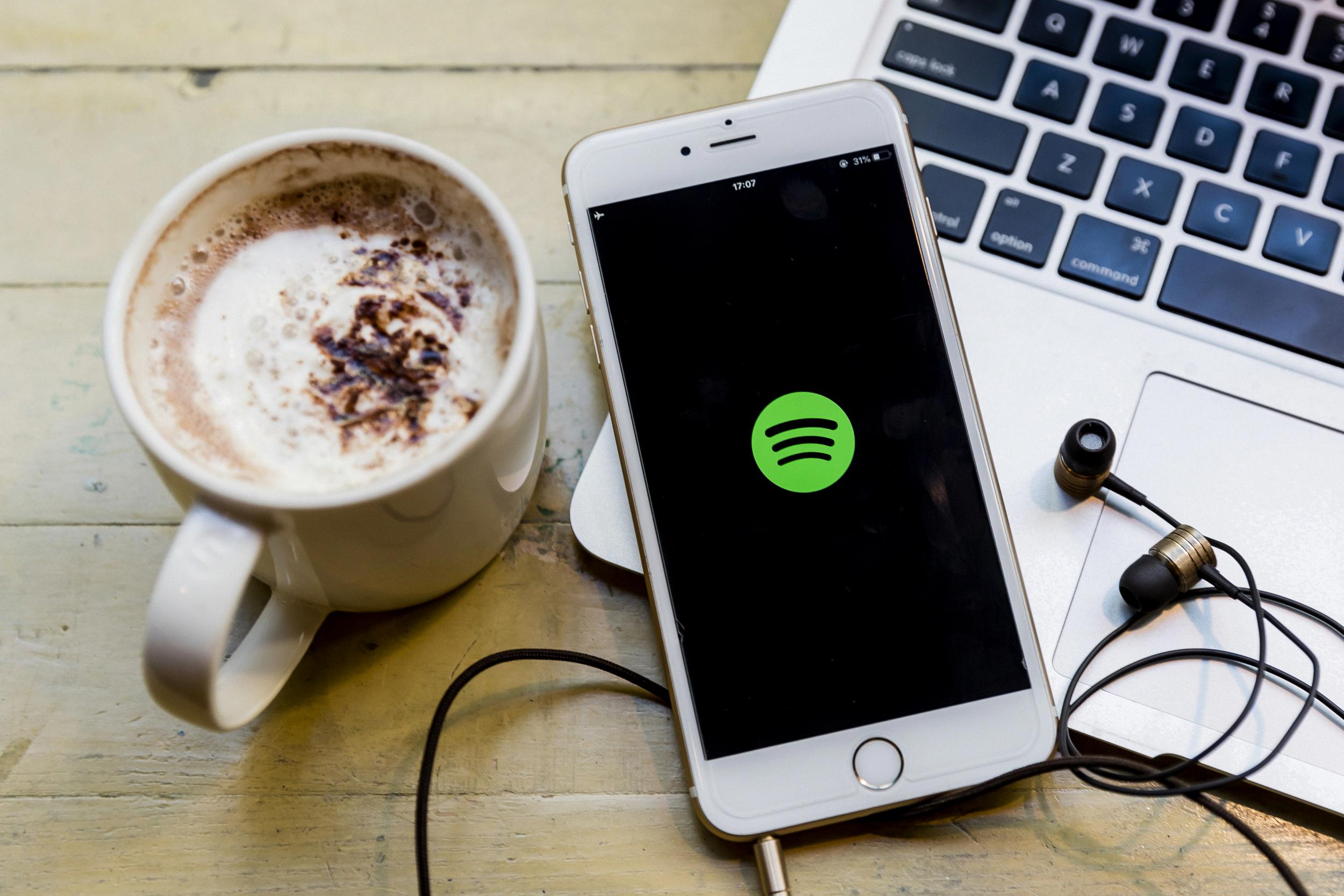 spotify crashing on iphone