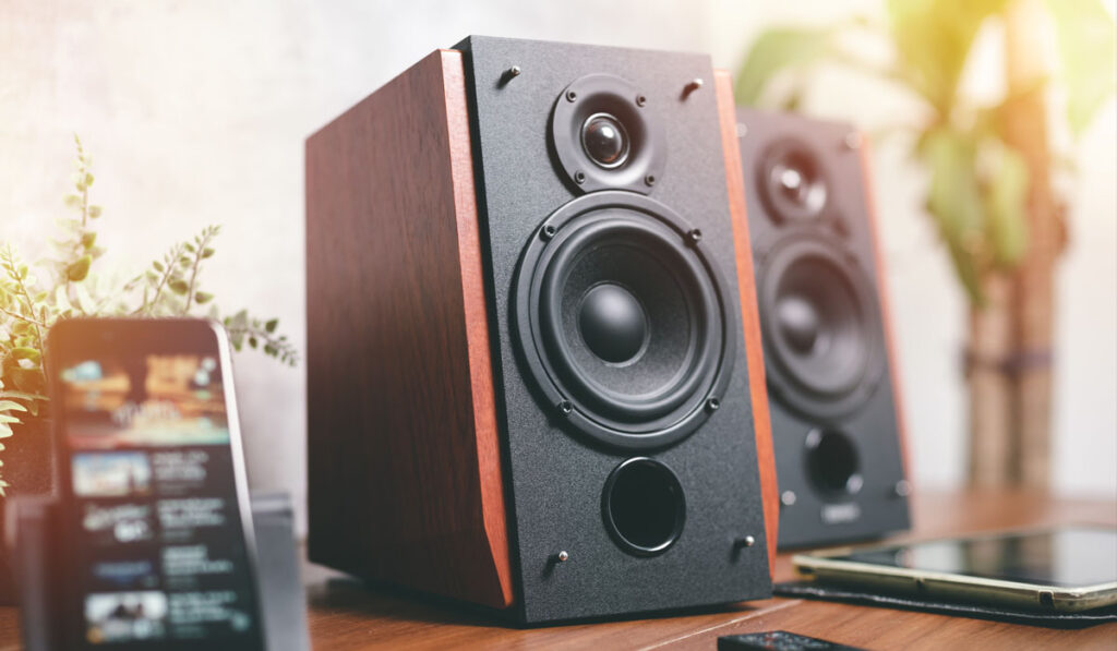 How to Make Your Speakers Wireless with Bluetooth? 2 How to Make Your Speakers Wireless with Bluetooth? 1