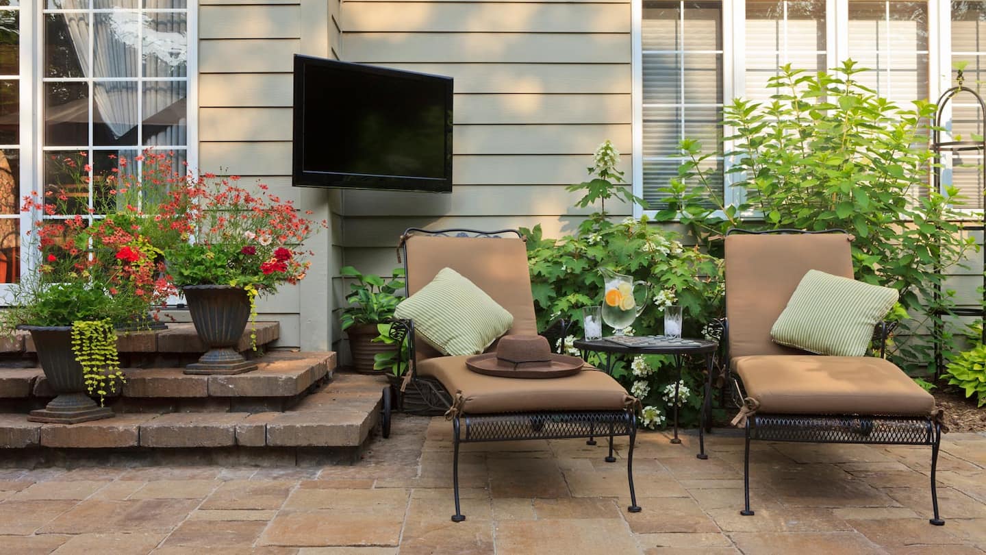 Can You Have a TV Outside? Exploring the Possibilities. 1