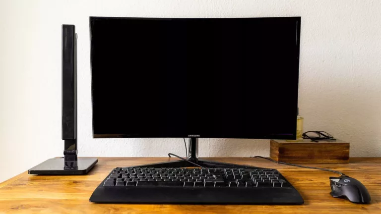 How to Solve the Mystery of Randomly Black Screening Monitors? 1