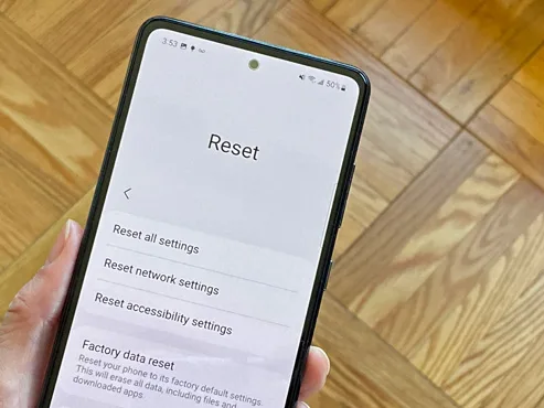 Does a Factory Reset on Your Android Remove Software Updates? 2 Does a Factory Reset on Your Android Remove Software Updates? 1