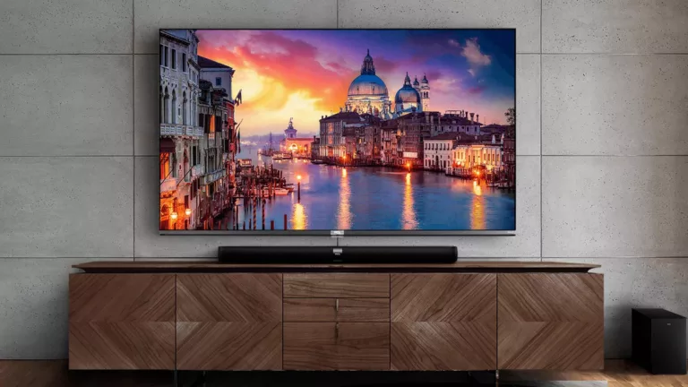Who is The Manufacturer of TCL TV? 3