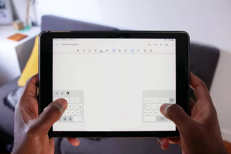 Why is Keyboard Split On iPad? 19