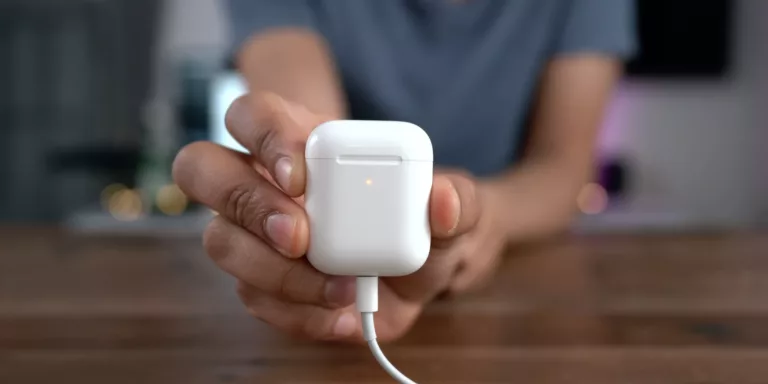 How to Troubleshoot AirPods Charging Issues? 9