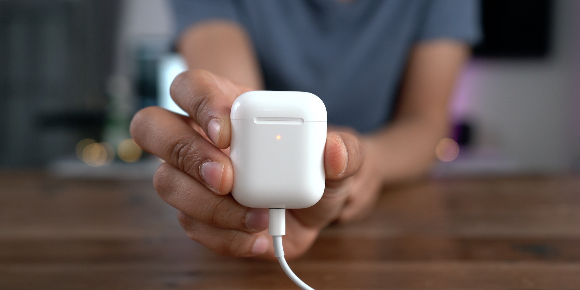 How to Troubleshoot AirPods Charging Issues? 1