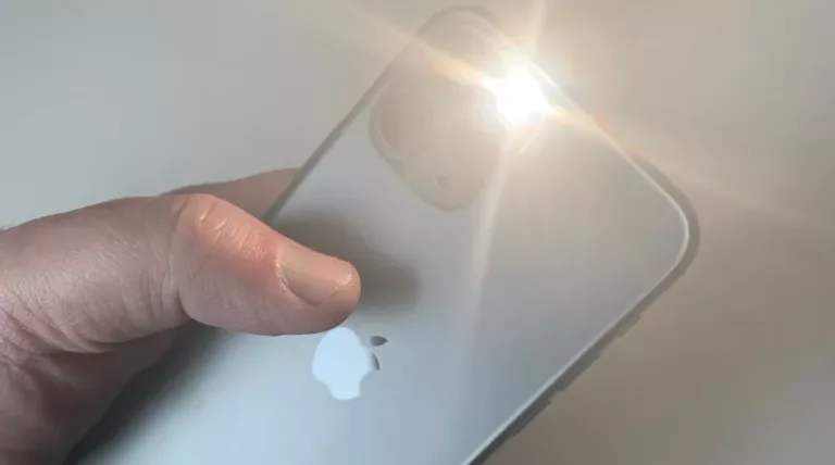 How to Back Tap Flashlight? 3