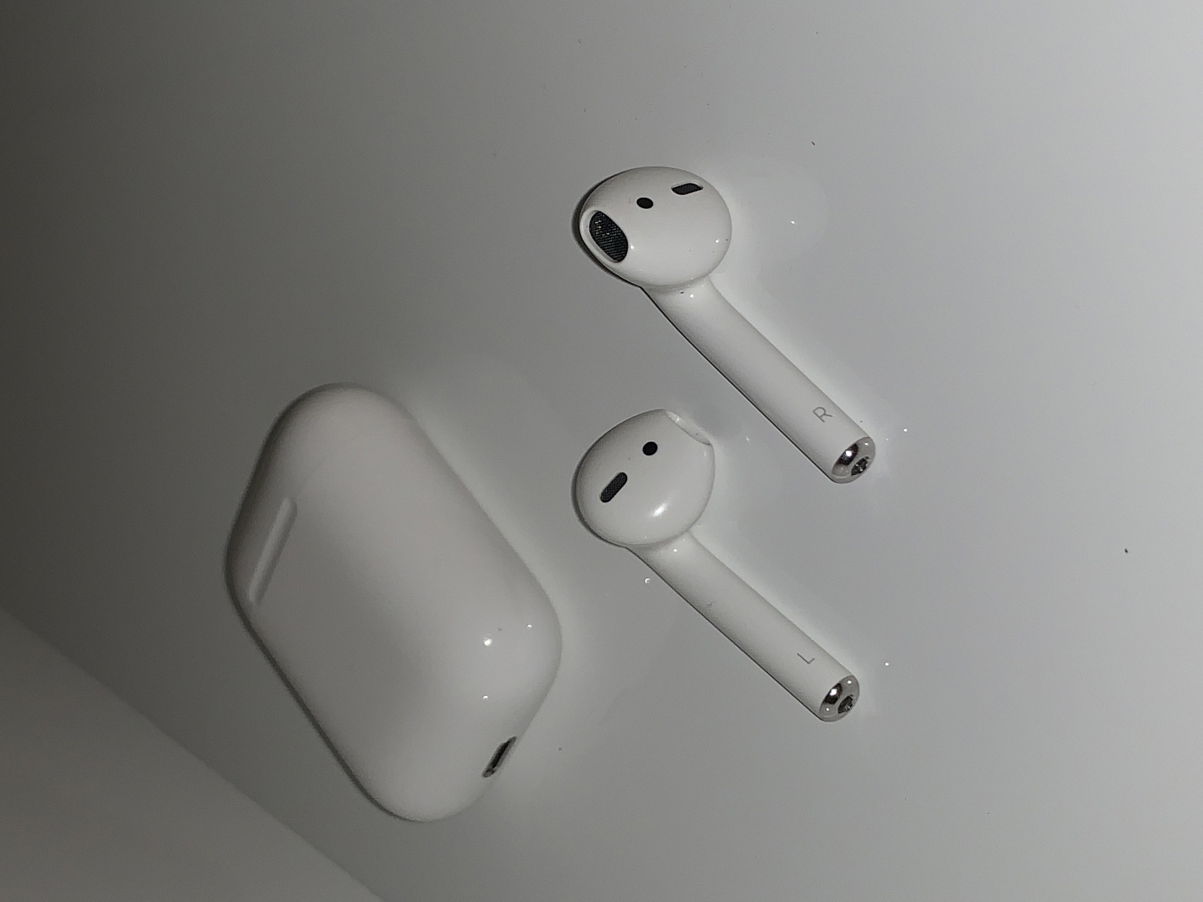 airpods distorted sound