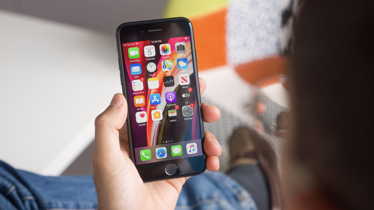 How to Set a Live Wallpaper on iPhone SE? 1