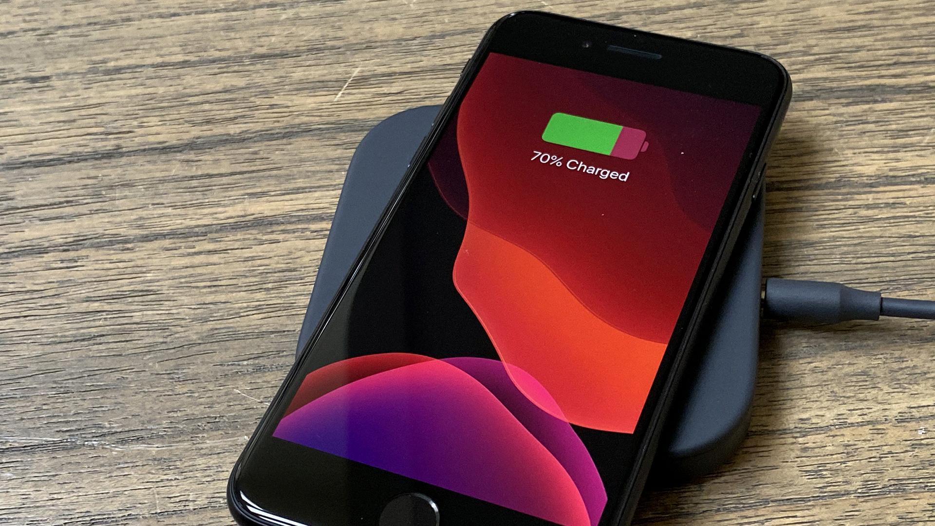 iphone se battery draining fast