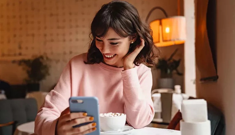 How Do You Give A Thumbs Up On A Text? 3