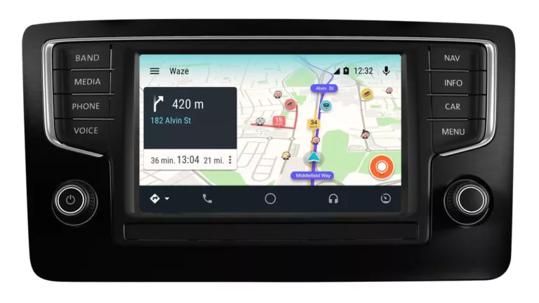 Exploring Voice Commands in Waze on Android Auto 3