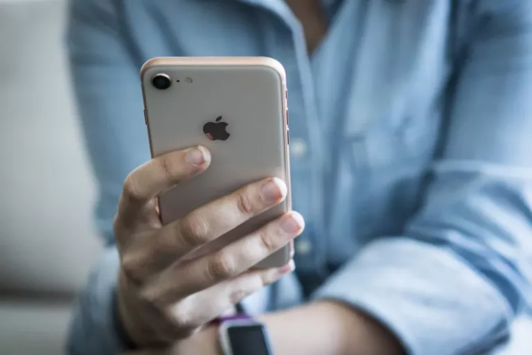 Where is the Microphone On the iPhone? 7