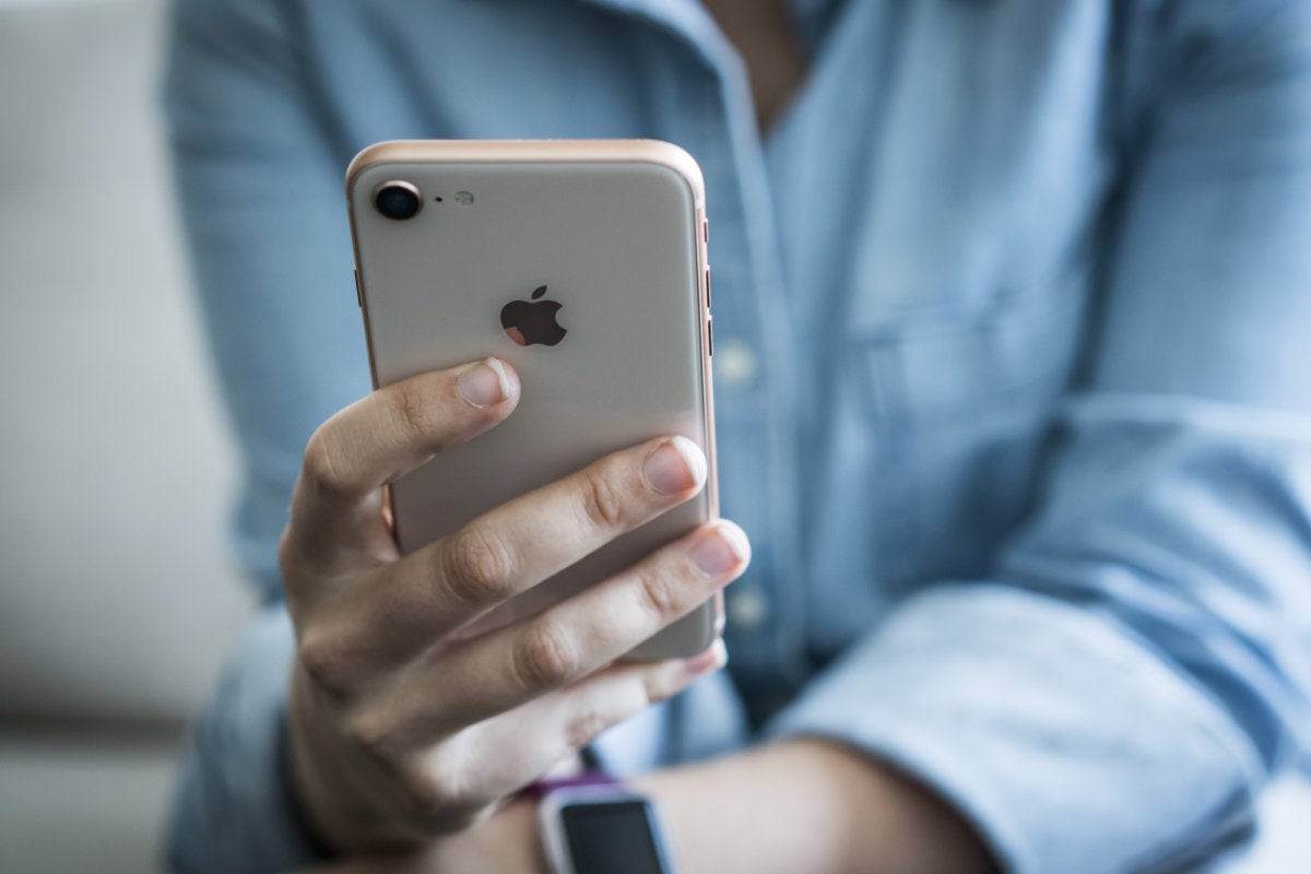 Where is the Microphone On the iPhone? 1