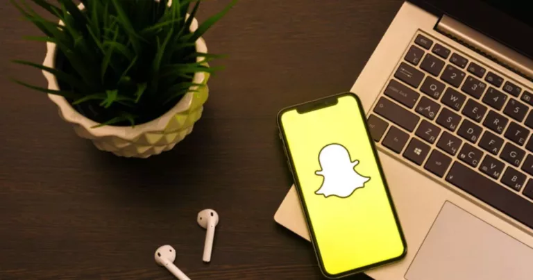 How to Use and Customize Your Bitmoji Stickers in Snapchat? 7