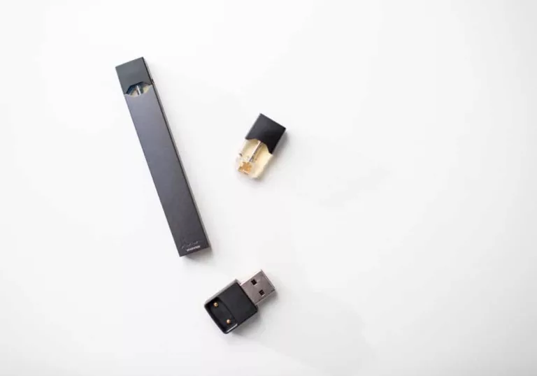Can You Charge Your Vaping Device with an iPhone Charger? 17