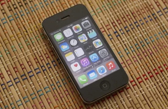How Much is an iPhone 4 Worth? 1