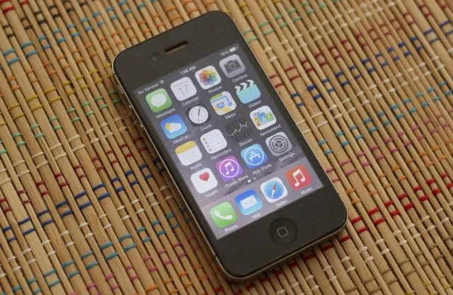 How Much is an iPhone 4 Worth? 1