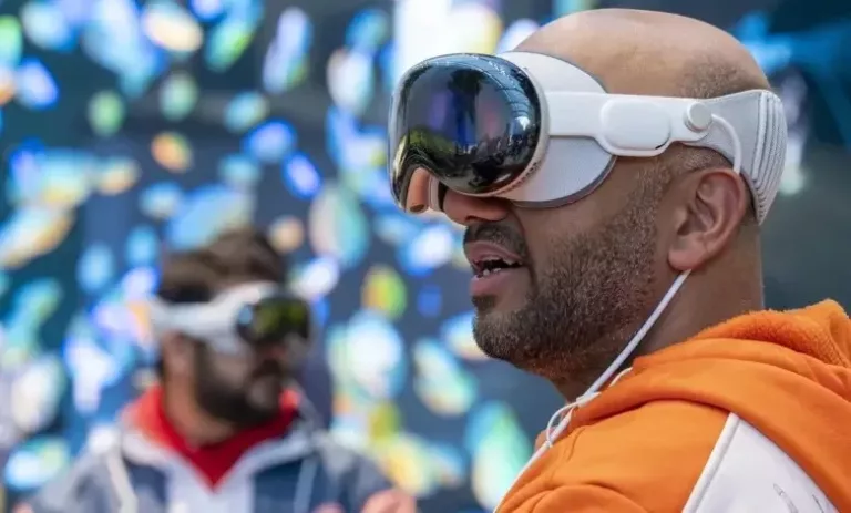 Apple Vision Pro: Unveiling the Latest Breakthrough in VR Technology 9