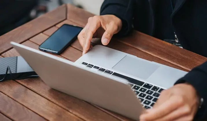How to Charge Your MacBook Pro With Power Bank 5