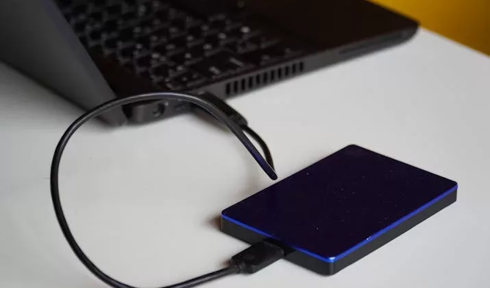 How to Charge Your MacBook Pro With Power Bank 9
