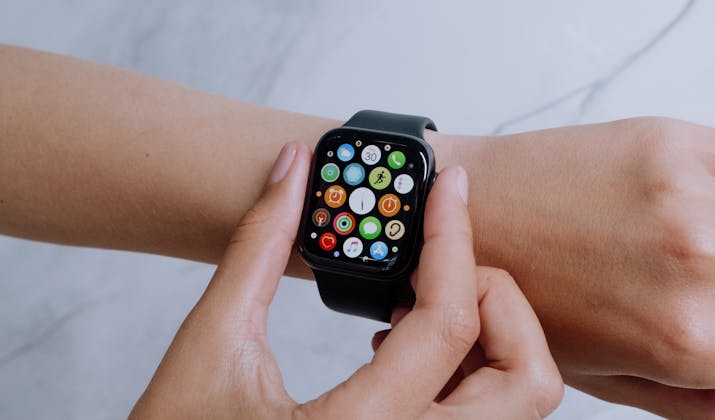 How to Use a Smartwatch Without a Phone? 11