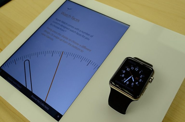 How to Use an Apple Watch Charger to Charge Your iPhone 12 11