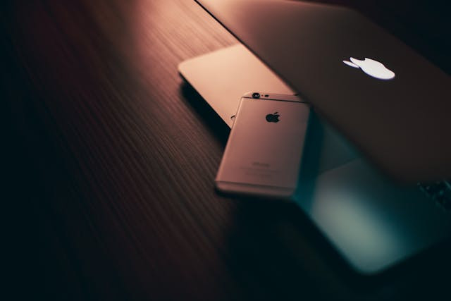 Apple’s iOS 26: A Major Leap in Design and Intelligence 7